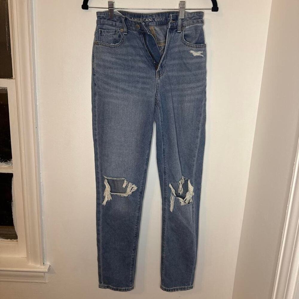AE Mom Jeans Blue Distressed Ripped Knee Denim – Size 0 Regular
